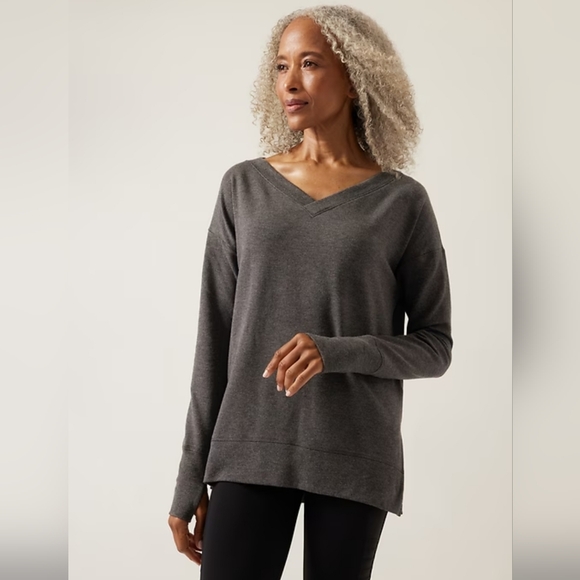 Athleta Tops - ❤️ NWOT! ATHLETA COASTER LUXE V-NECK SWEATSHIRT, SMALL